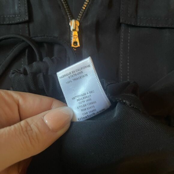 Trina Turk Black Sleeveless V Neck Zipper Top Size Small - Picture 13 of 14